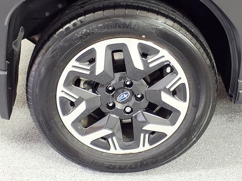 Used 2025 Subaru Forester Premium w/ Convenience Package #1 AWD/4WD image 6