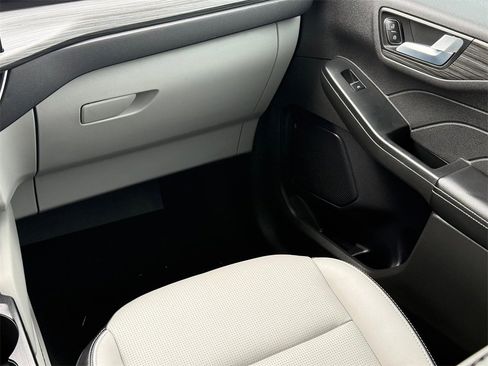 Used 2023 Ford Escape Platinum image 15