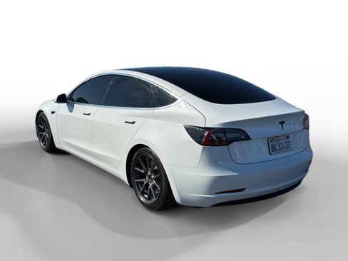 Used 2019 Tesla Model 3 Standard Range Plus image 3
