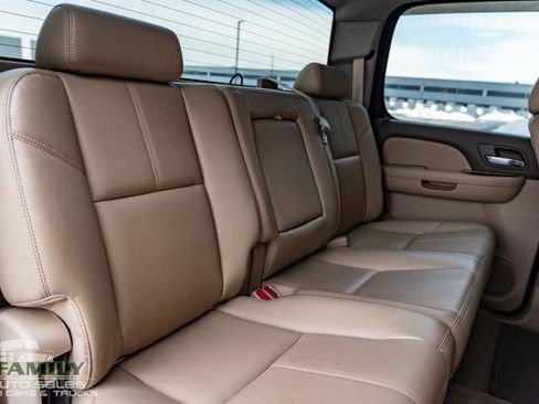 Used 2014 Chevrolet Silverado 2500 LTZ w/ LTZ Plus Package image 31