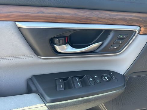 Used 2019 Honda CR-V Touring image 27