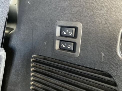 Used 2017 Nissan Armada Platinum image 17