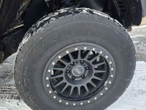 Used 2018 Toyota Tacoma TRD Off-Road image 12