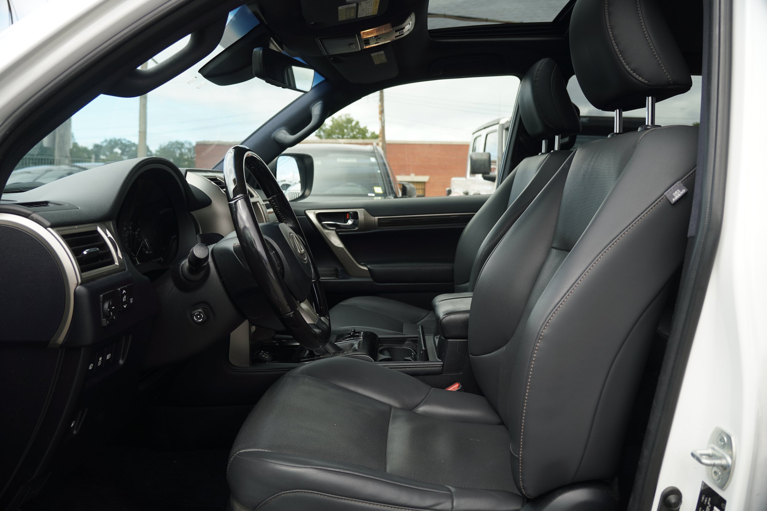 Used 2020 Lexus GX 460 Premium w/ Premium Package AWD/4WD image 14