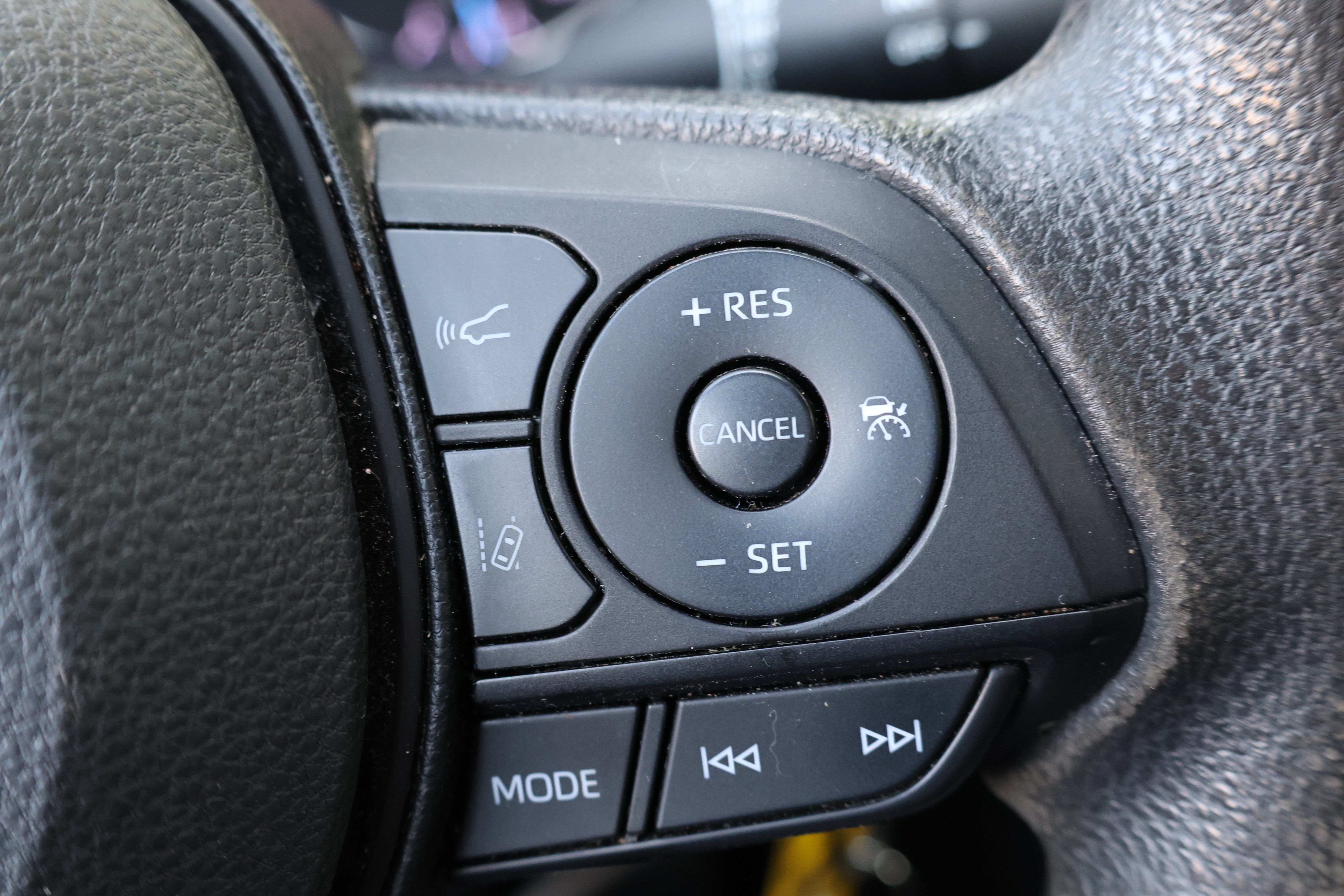 Used 2022 Toyota RAV4 LE AWD/4WD image 25