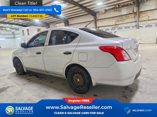 Used 2015 Nissan Versa S FWD image 3