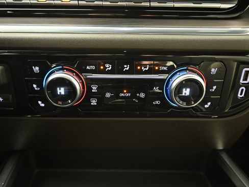 Used 2022 GMC Sierra 1500 SLT w/ SLT Premium Plus Package image 30