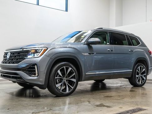 Used 2024 Volkswagen Atlas SEL Premium R-Line AWD/4WD image 3