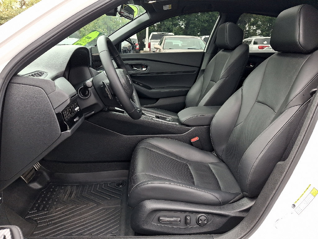Used 2025 Honda Accord Sport image 15
