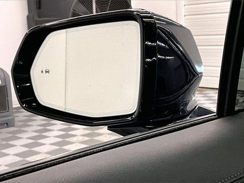 Used 2024 Cadillac XT6 Sport w/ Technology Package image 33