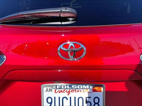 Used 2025 Toyota Corolla Cross XLE w/ Convenience Package FWD image 30