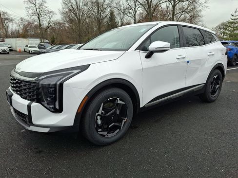 New 2026 Kia Sportage EX FWD image 3