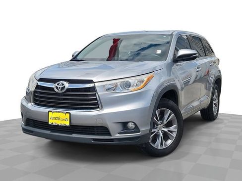 Used 2014 Toyota Highlander Plus FWD image 1