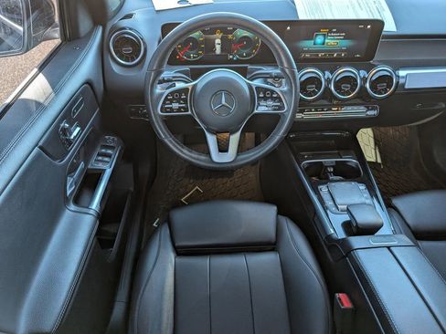 Certified 2021 Mercedes-Benz GLB 250 4MATIC image 22