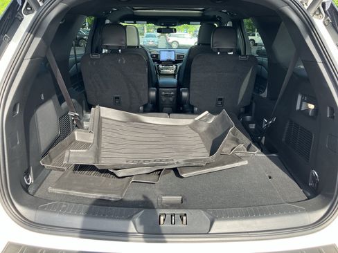 Certified 2023 Ford Explorer ST-Line w/ Class IV Trailer Tow Package AWD/4WD image 34