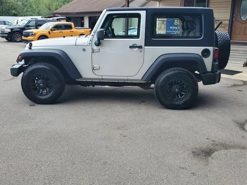 Used 2007 Jeep Wrangler X AWD/4WD image 3