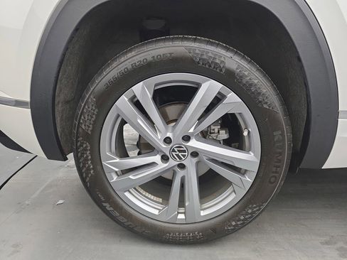 Used 2024 Volkswagen Atlas Cross Sport SEL R-Line AWD/4WD image 17
