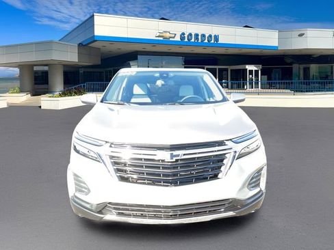 Used 2023 Chevrolet Equinox LT image 2