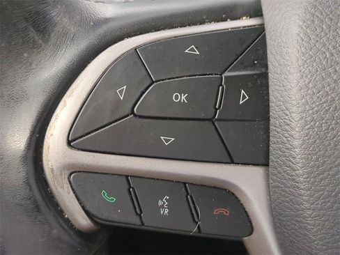 Used 2020 Jeep Grand Cherokee Laredo image 27