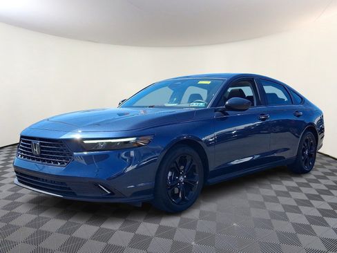 Used 2025 Honda Accord SE image 3