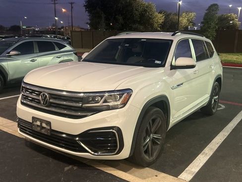 Used 2021 Volkswagen Atlas SE w/ Towing Package image 6