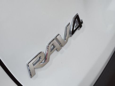 Used 2024 Toyota RAV4 XLE Premium image 23