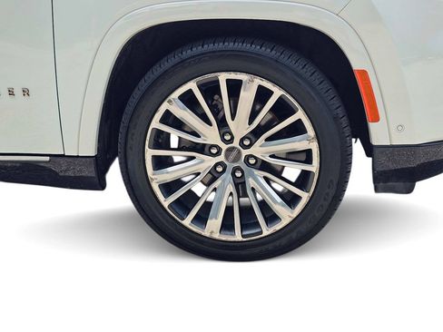 Used 2023 Jeep Grand Wagoneer L Series III AWD/4WD image 6