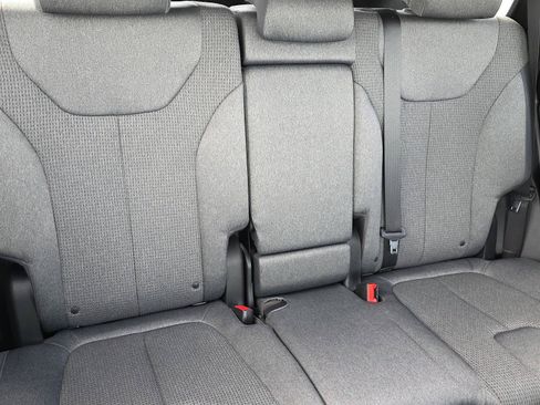 Used 2023 Hyundai Santa Fe SEL FWD image 18
