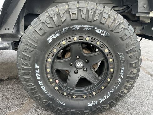 Used 2015 Jeep Wrangler Unlimited Sport image 34