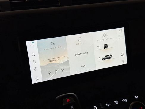 Used 2022 Land Rover Defender 110 S image 32