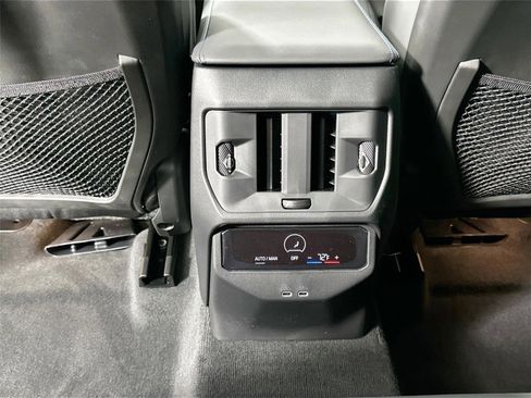 Used 2026 BMW X3 xDrive30 w/ Premium Package image 29