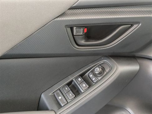 Used 2024 Subaru Crosstrek 2.0i Premium image 13