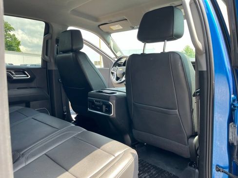 Used 2022 Chevrolet Silverado 1500 LTZ w/ LTZ Convenience Package II AWD/4WD image 32