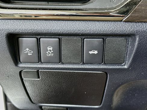 Used 2017 Toyota Avalon XLE Plus w/ All Weather Liner Package FWD image 17