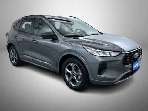 Used 2023 Ford Escape ST-Line w/ Tech Pack #1 AWD/4WD image 3