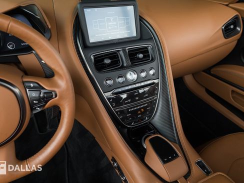 Used 2023 Aston Martin DBS Superleggera Volante RWD image 32