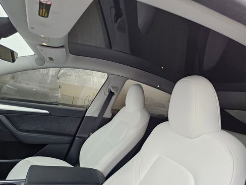 Used 2024 Tesla Model Y Performance image 26