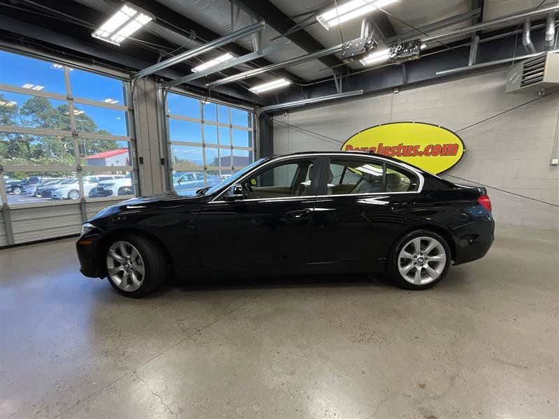 Used 2015 BMW 335i xDrive Sedan w/ Premium Package AWD/4WD image 2