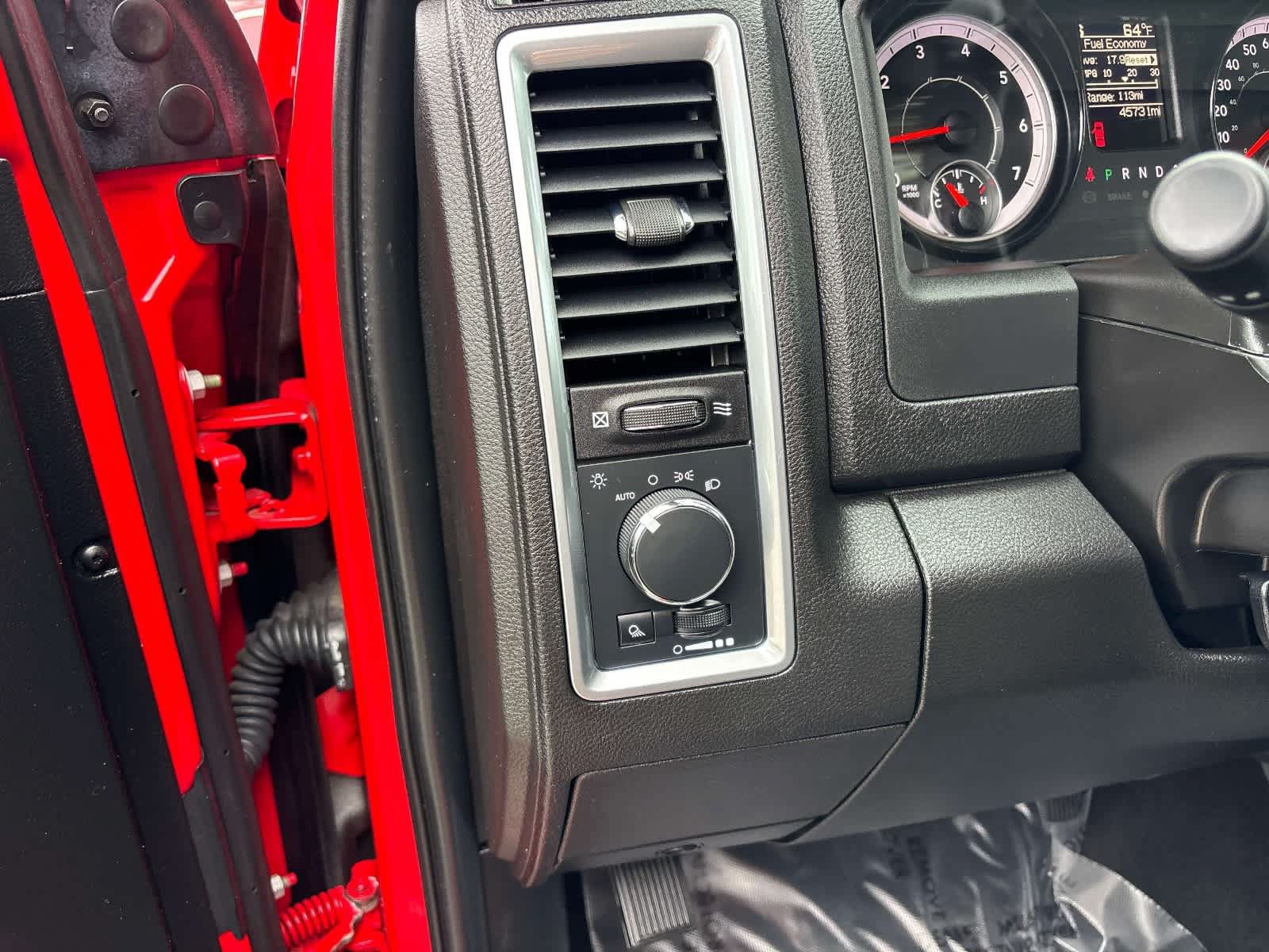 Used 2024 RAM 1500 Warlock AWD/4WD image 15
