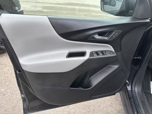 Used 2024 Chevrolet Equinox LS w/ LS Convenience Package image 16