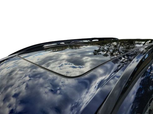 Used 2025 BMW X7 M60i image 10