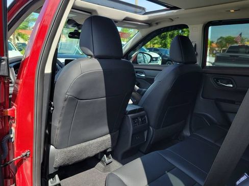 Used 2023 Nissan Rogue SV w/ SV Premium B Package FWD image 11