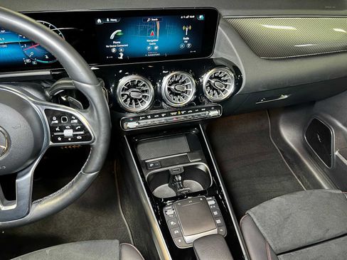 Certified 2023 Mercedes-Benz GLA 250 4MATIC image 32