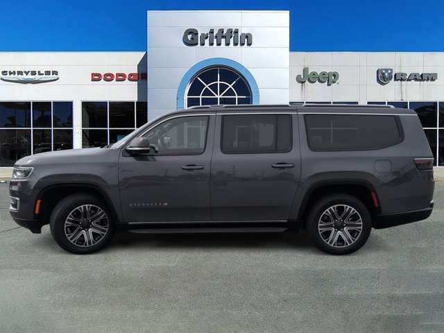 Used 2024 Jeep Wagoneer L Series II w/ Flexible Seating Group RWD image 10