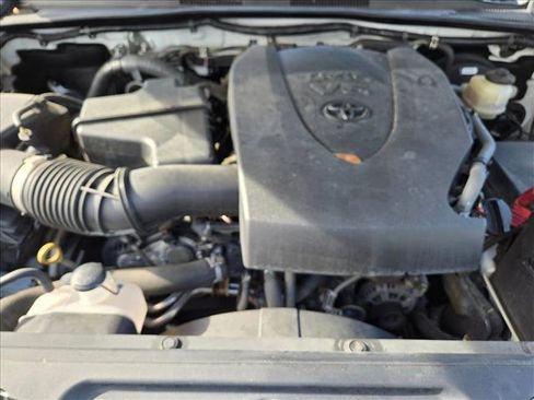 Used 2017 Toyota Tacoma TRD Sport image 20