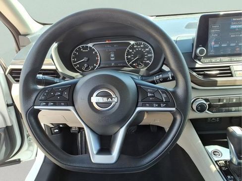 Used 2023 Nissan Altima 2.5 SV FWD image 15