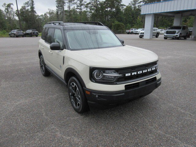 Used 2024 Ford Bronco Sport Outer Banks w/ Tech Package AWD/4WD image 4
