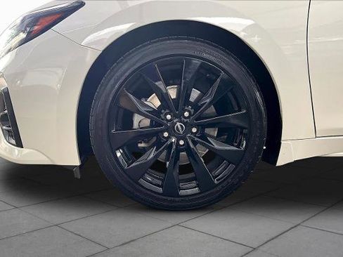 Certified 2023 Nissan Maxima SR w/ Sport Mat Group FWD image 11