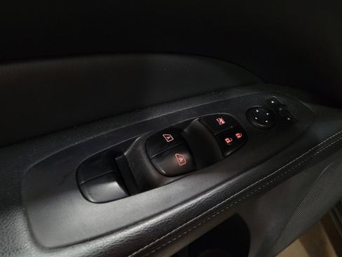 Used 2018 Nissan Pathfinder Platinum AWD/4WD image 27