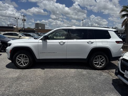 Used 2023 Jeep Grand Cherokee L Laredo w/ Trailer Tow Group (B) AWD/4WD image 8